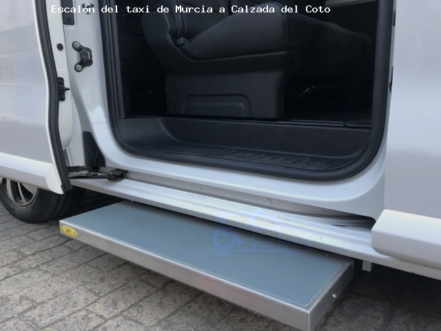 Taxi con escalón de Murcia a Calzada del Coto